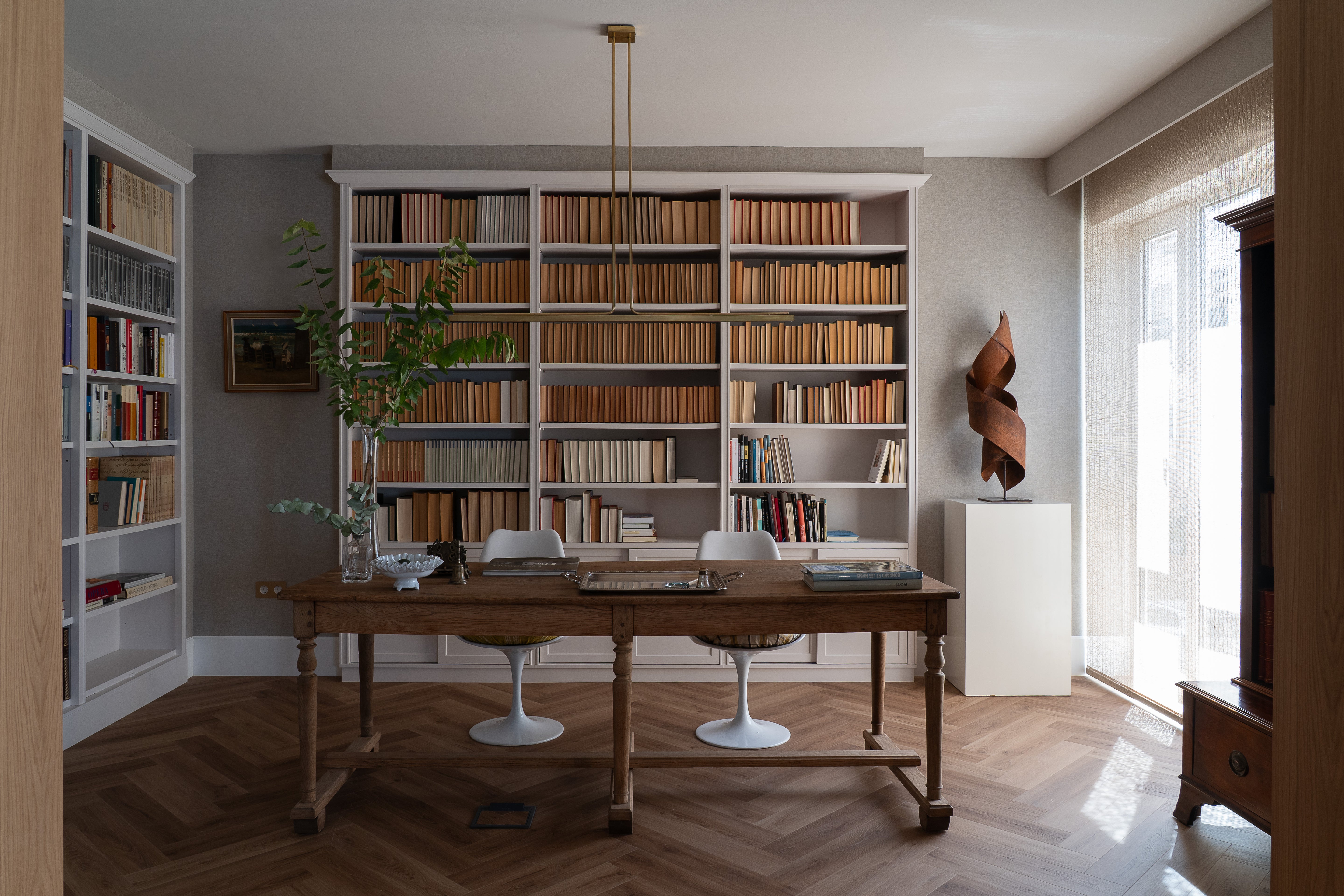 Salón de estilo contemporáneo diseñado por Estudio Victoria Abbad